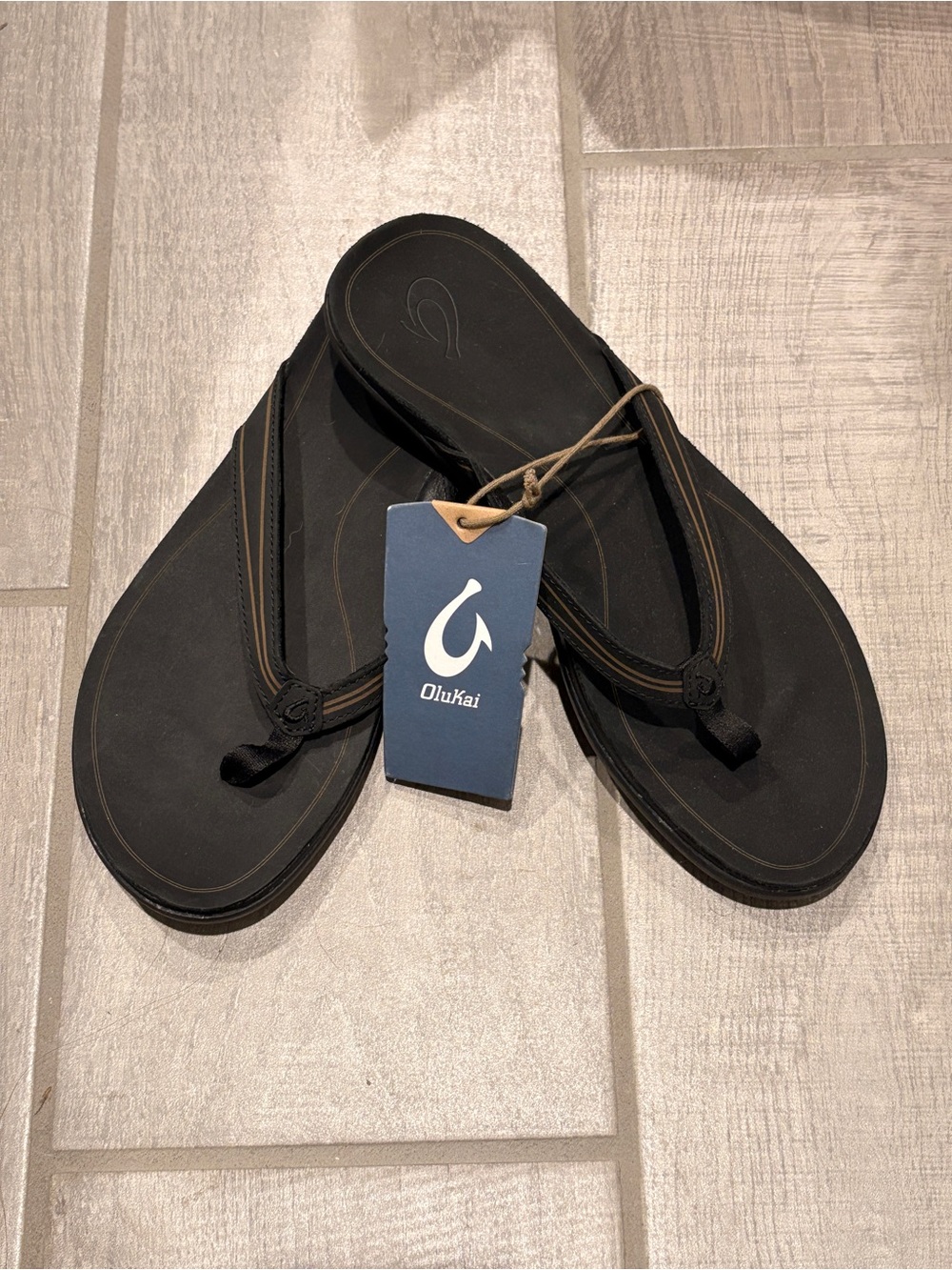 OluKai ‘Aukai Black Women's Flip Flop Sandals